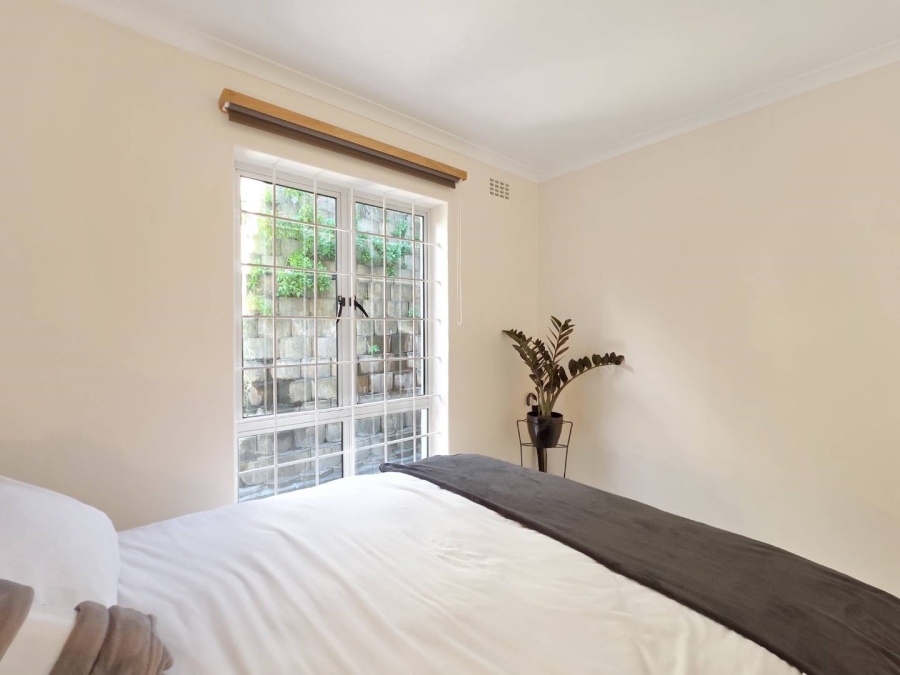 2 Bedroom Property for Sale in Vredehoek Western Cape